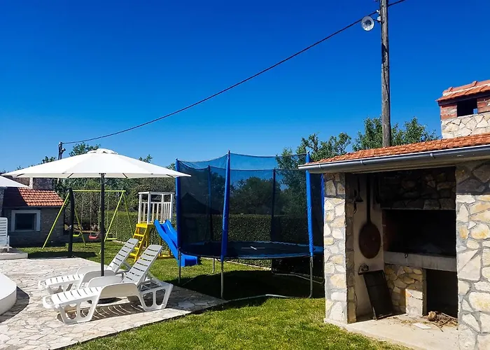 Neno Vila Donji Zemunik